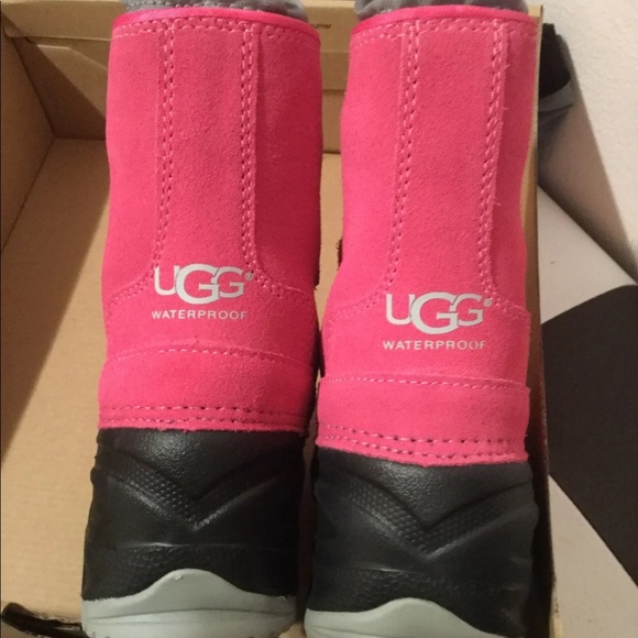 UGG Other - UGG kids ludvig snow boots 👢
